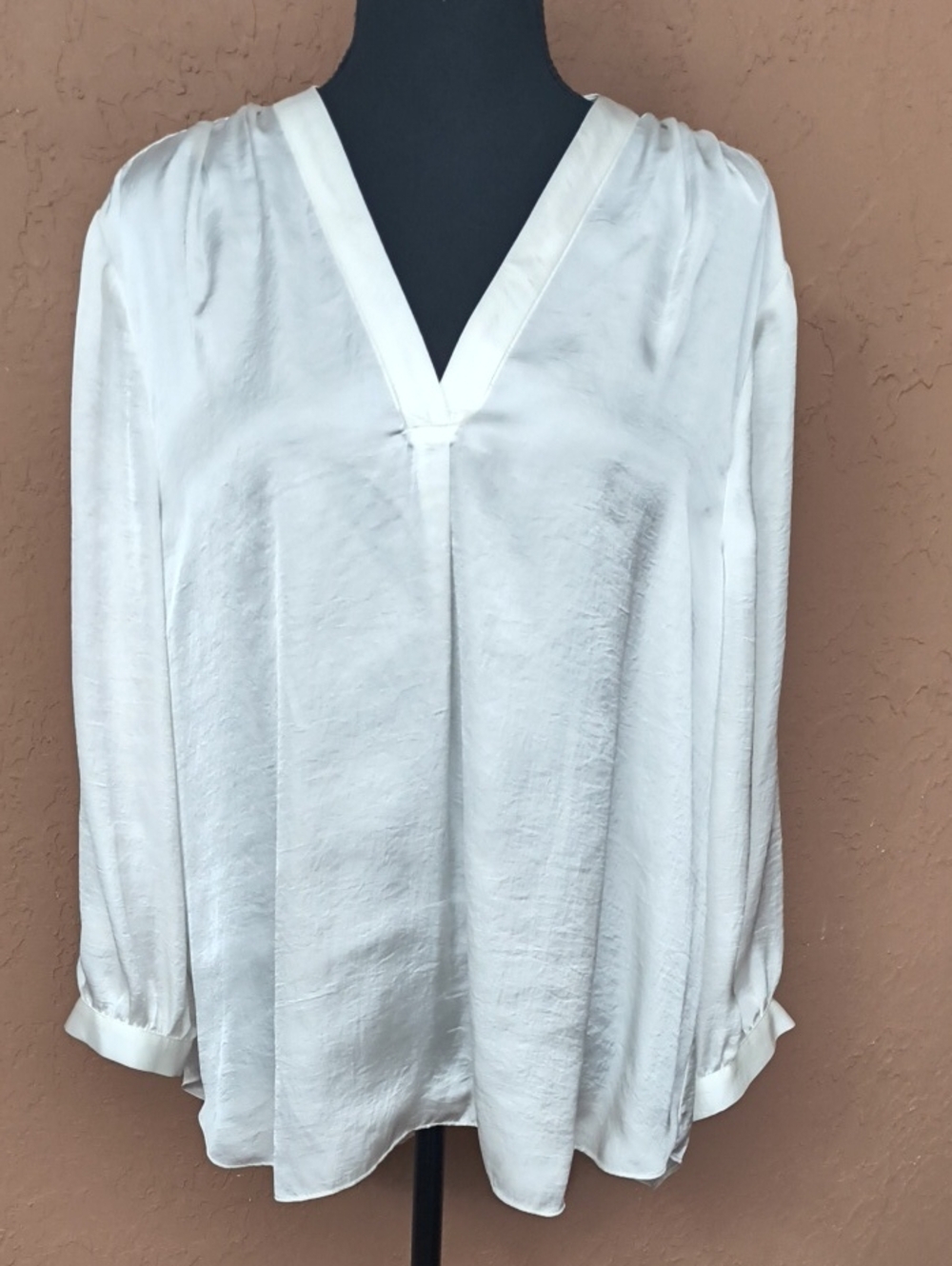 NWT Vince Camuto Women's Ivory Drapey V-Neck Long Sleeve Women's Top Size XL
